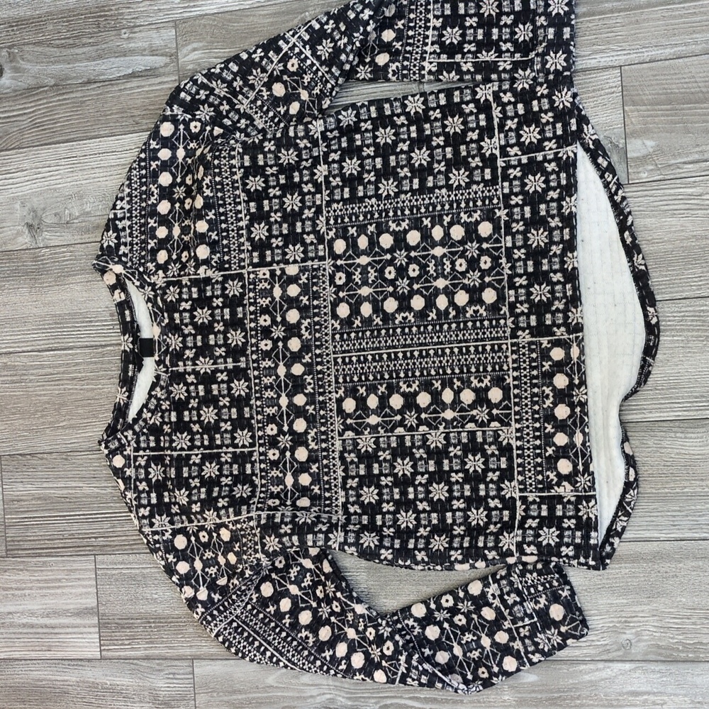 5/$25 H&M Geometric Snowflake Quilted High Low Sweater S